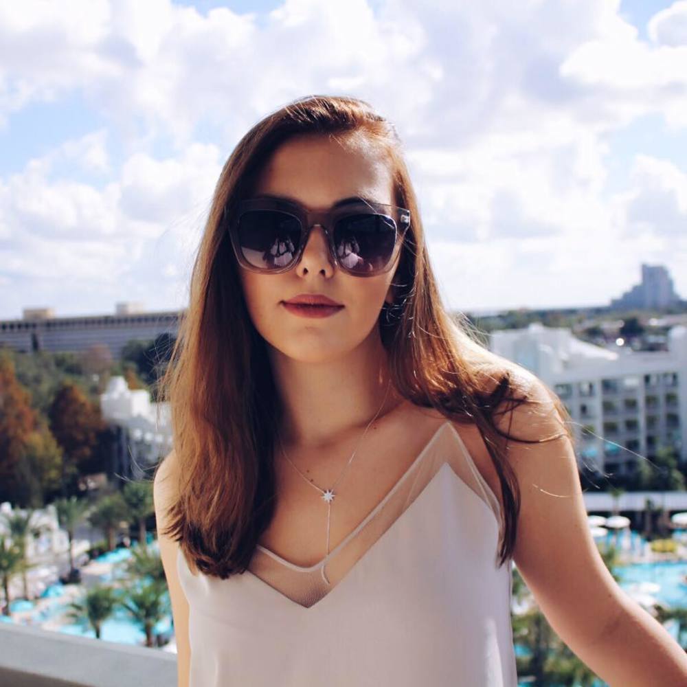 Meet your Posher, Adrienne